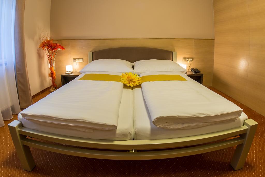 Hotel Luznice Planá nad Lužnicí Rom bilde